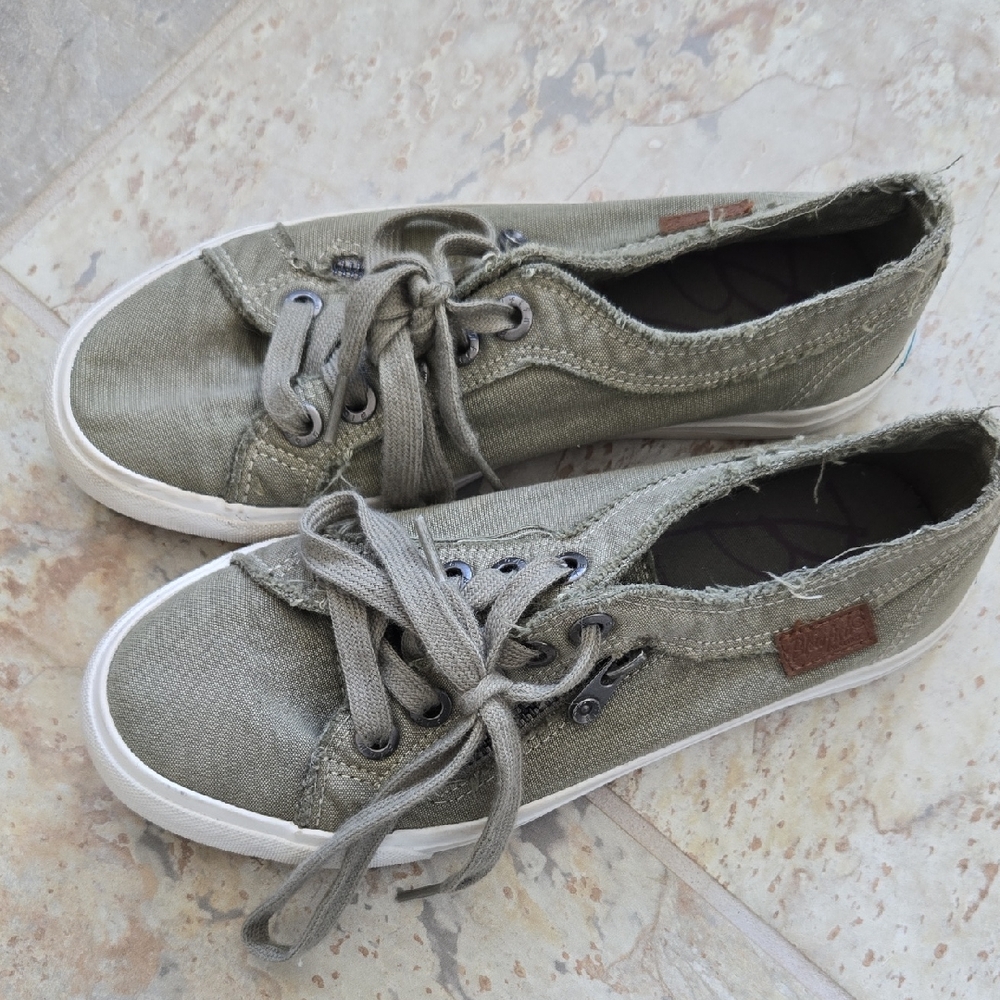 Blowfish Olive Green Canvas Shoe 7